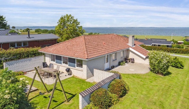 "Matthias" - 300m from the sea by Interhome