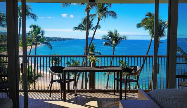 Maui/Kihei/Wailea Oceanfront 5-Star Condo: Newly Remodeled Beachfront Bliss