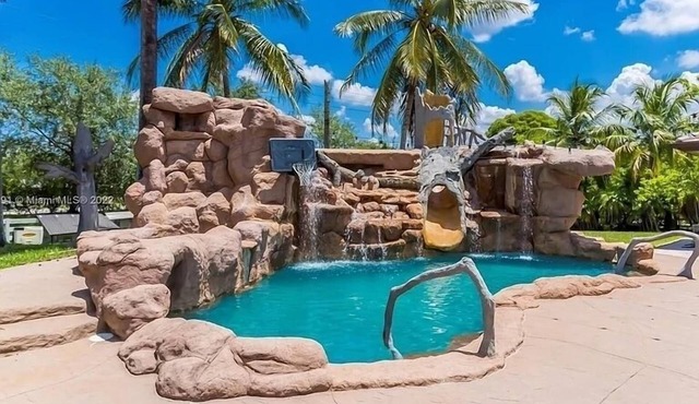 Maui Mansion Miami w/resort pool