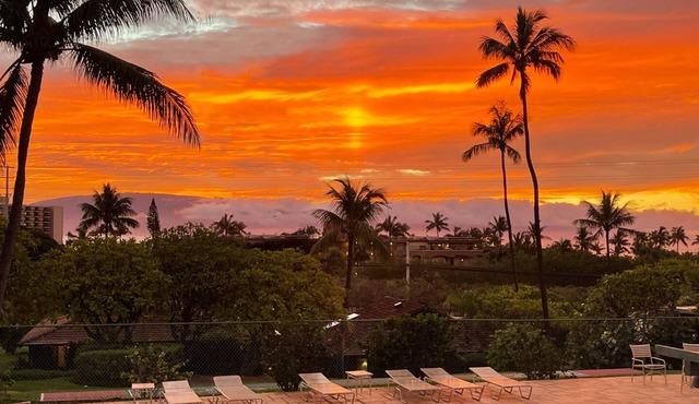 Maui Sunset Cottage in Kaanapali with Ocean Views!