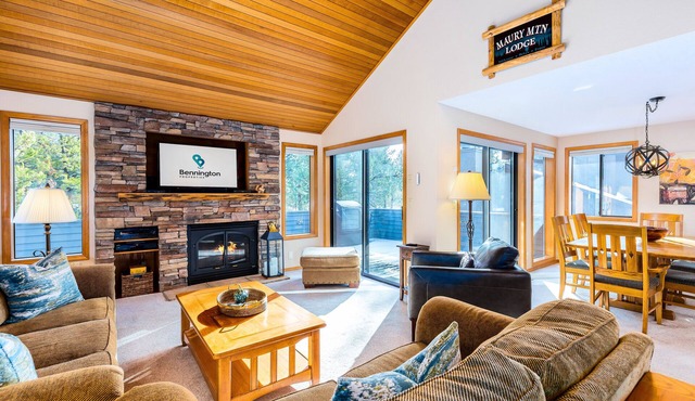 Maur32-North Sunriver Retreat | Hot Tub, AC, Bikes, Ping Pong