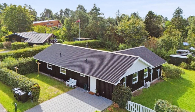 "Maureen" - 300m from the sea by Interhome