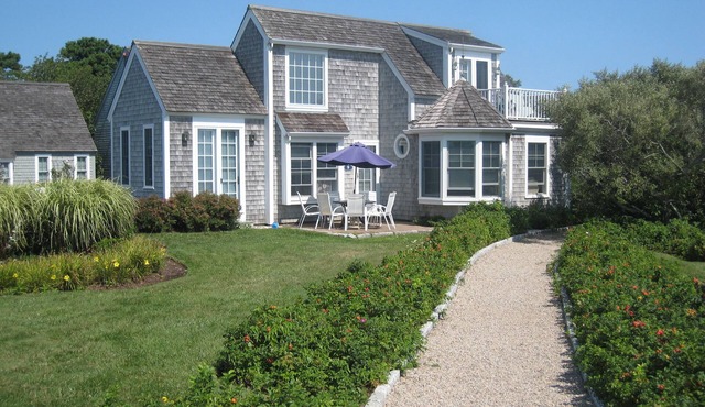 Maushop Detached Oceanfront Cottage steps to beach & ocean views from every room