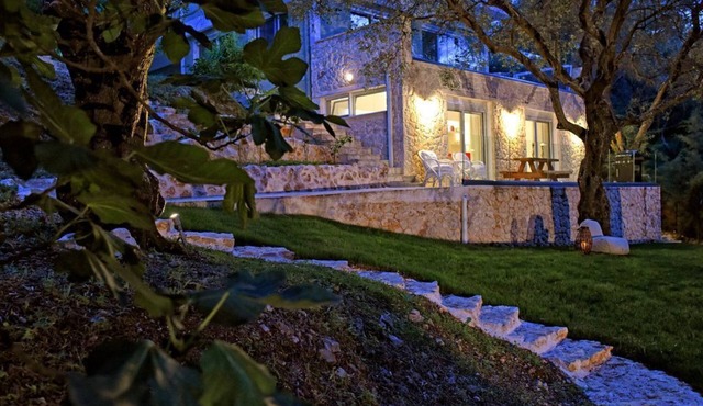 Mavres Luxury Studio