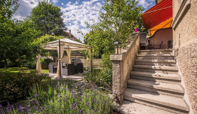 Max Aviation Villa & Apartments