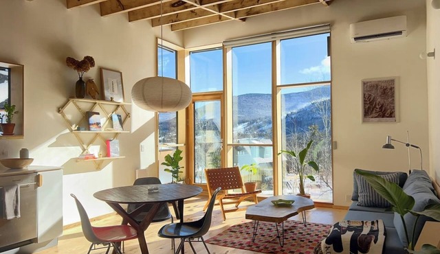 Max - Cozy Modern with a Nice View of the Slopes