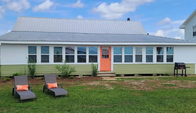 Max's Retreat, Lakefront Charming 3-bedroom cottage in peaceful White Lake