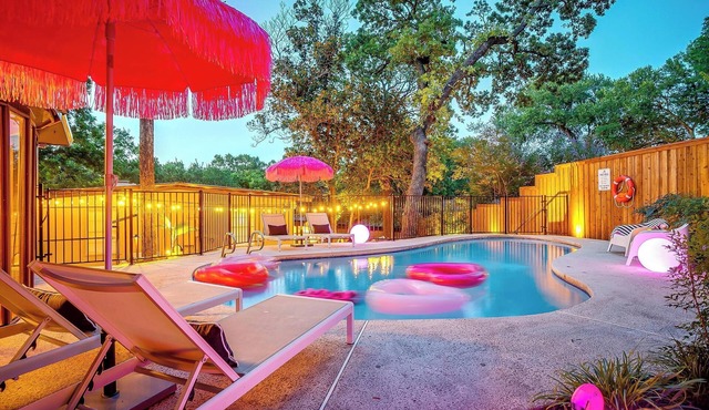 Maximalist IG-Worthy Bachelorette Vibes w/Virtue, Saltwater Pool & Poolhouse