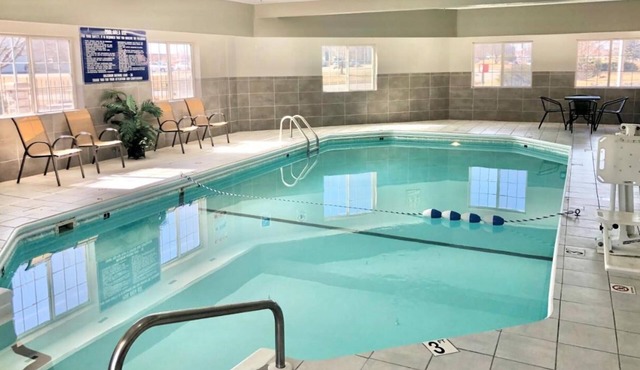 Maximum Comfort and Convenience! Free Parking, Pet-friendly, Indoor Pool!