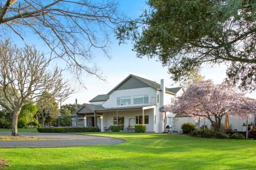 Maxwell's Guest House and Tiny Home