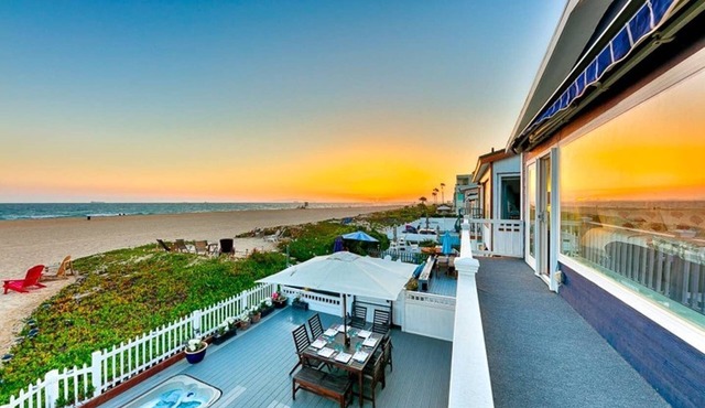May 10% OFF - Waterfront Beach Home w/Amazing Views, Jacuzzi + Deck