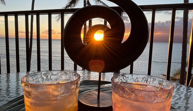 May 2026 Discounted! Oceanfront Top Floor Corner Condo- Spectacular Lanai Views!