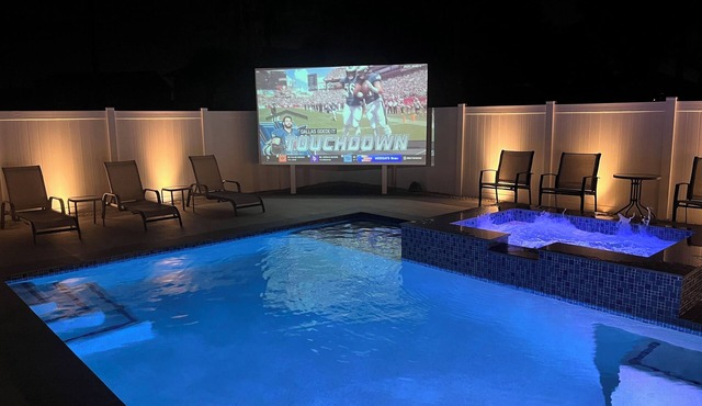 MAY 9-16 JUN 13–20 Just Reduced!💰 JUL 18-25 avail Book Soon! Beach 🏖️ 2min walk🩴