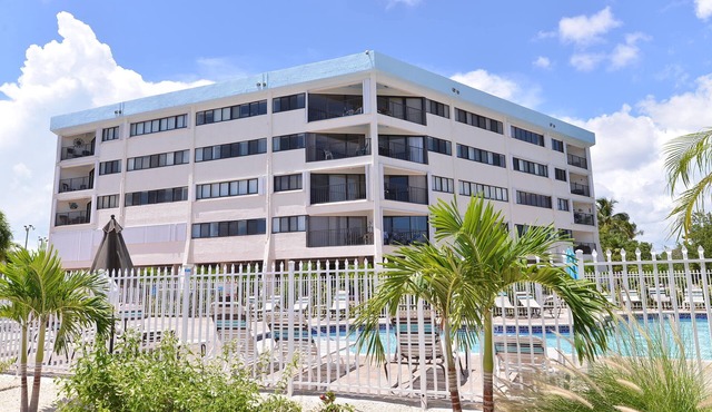 May-Aug '26 Deals! OCEANFRONT Lux 1350sf, Stunning Views& All Amenities of Home!