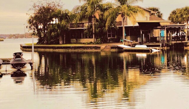 “MAY/JUN SALE” KINGS BAY, Manatees, 4 Bedrooms, Decks, 2 Docks, 400ft shoreline