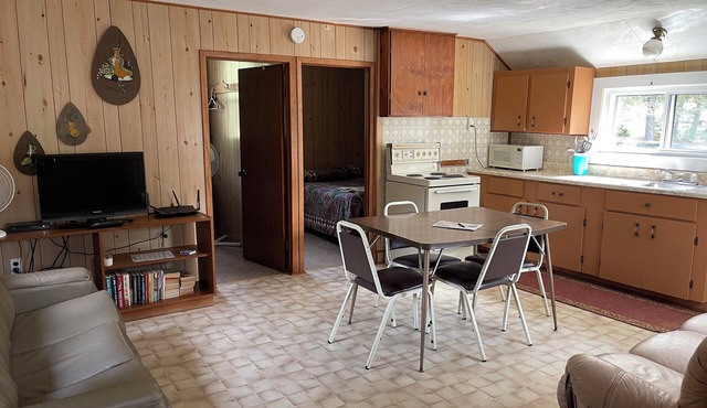 May-OctobernBirchwood on the rivern2 Bedroom cottagesnlooking over South River