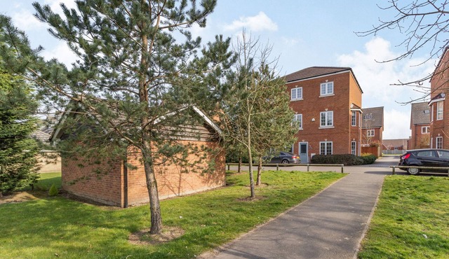 MAYFAIR, family friendly, with a garden in Billinge