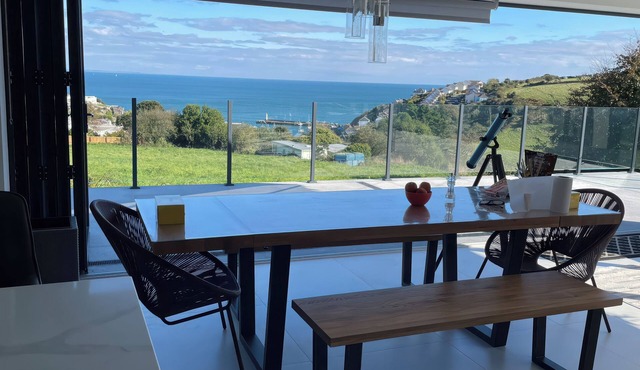 MAYFLOWER, pet friendly, luxury holiday cottage in Mevagissey