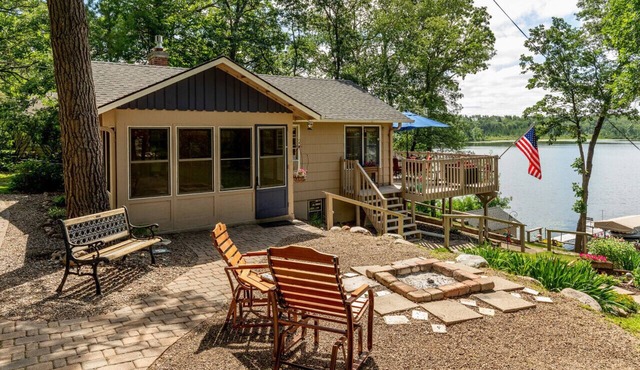 Mayo Lake Cottages