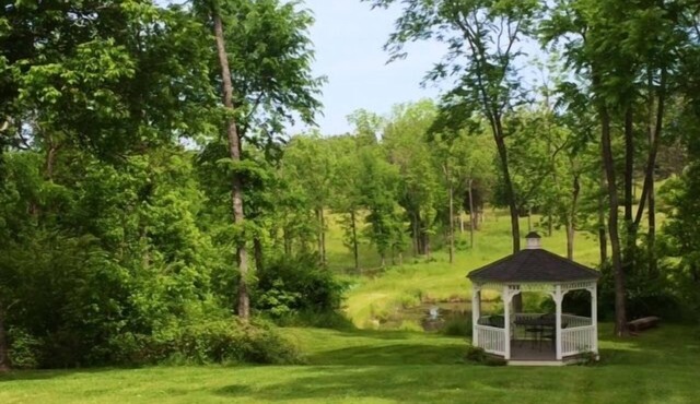 Maysville Manor Bed & Breakfast
