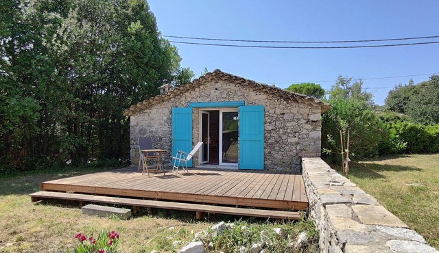 Mazet 1823 : Studio, Proche Centre Village, Terrasse & Jardin