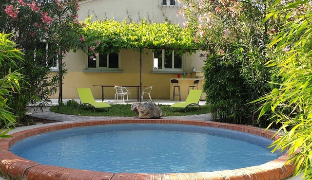 Mazet des Farfadets : Country house with swimming pool
