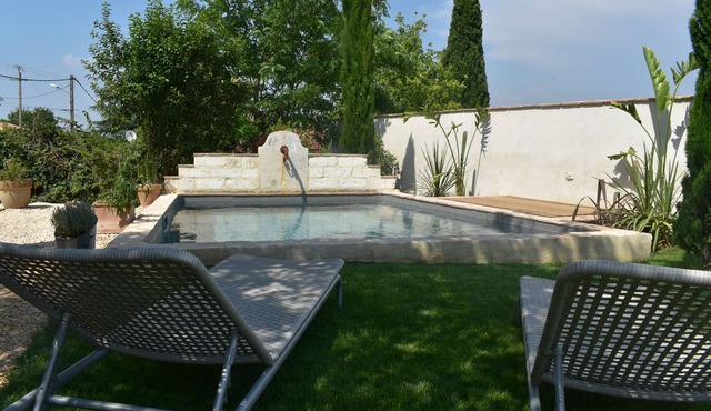 Mazet des Tuileries, private pool, garden, a few km from the Pont du Gard