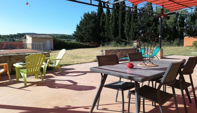 MAZET OF CHARACTER between vineyards and olive trees