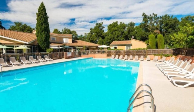 Mazet Provençal air-conditioned swimming pool parking 5 pers