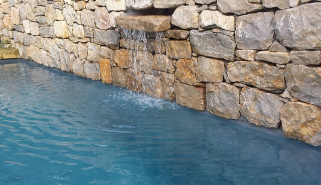 Mazet surrounded by nature close to Aix en Provence.