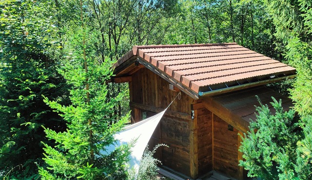 Mazot (small chalet) in mountain style, comfortable and well-equipped.