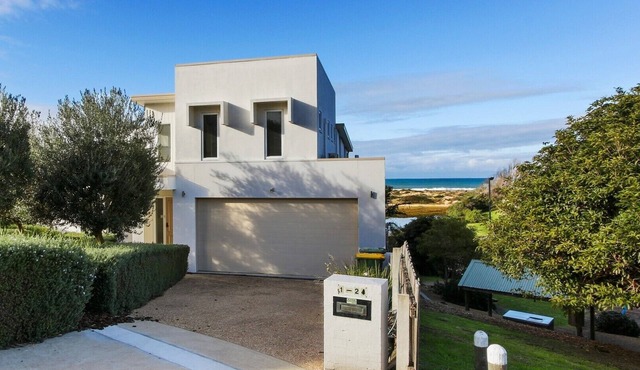 Mazza by the Sea | Beachside Family Escape