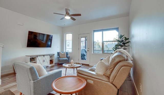 McCall Vacation Rental with Private Balcony and Grill!