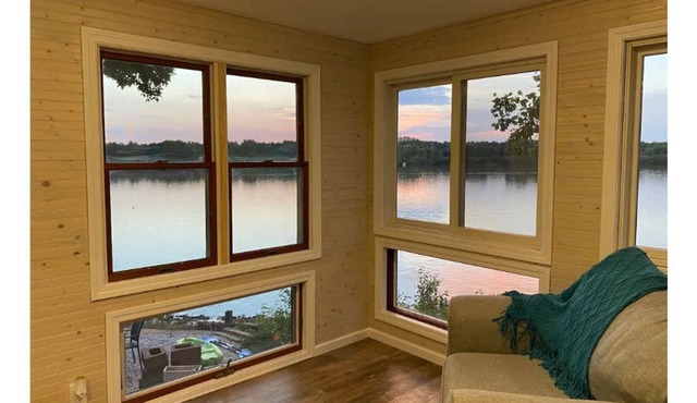 McCarthy Lake Cottage-private beach, views & more!