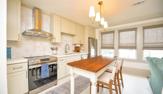 McCauley House C | Relax in Luxurious Finishes