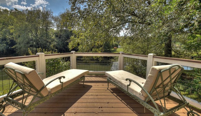 McCaysville River House| Fish from Cabin | Outdoor Fireplace |