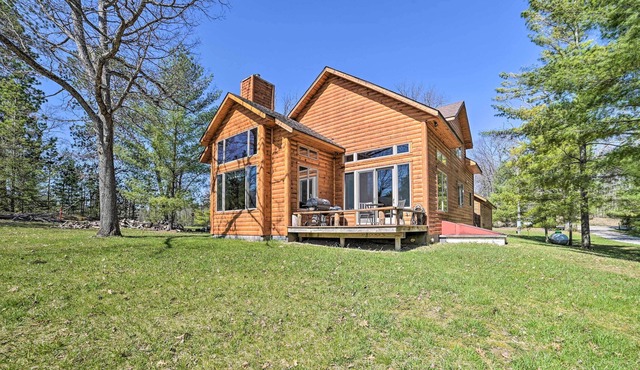 McCollum Lake Home w/ Game Room, Private Dock