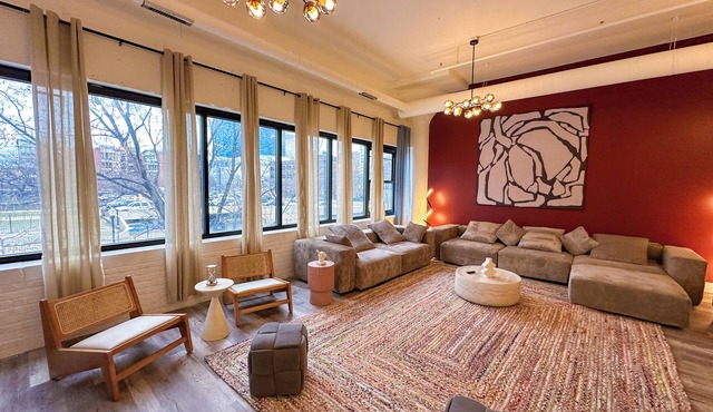 McCormick 6B/3Ba Luxury Suite for groups/12 guests