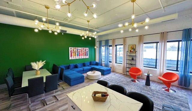 McCormick 6B/4Ba Luxury Suite for groups/12 guests