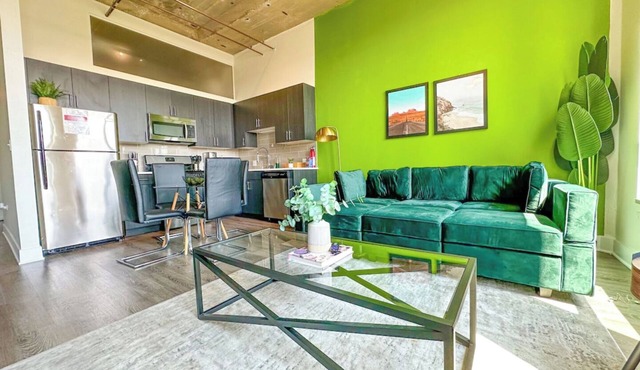 McCormick Place 2b/2b family unit with optional parking for up to 8 guests