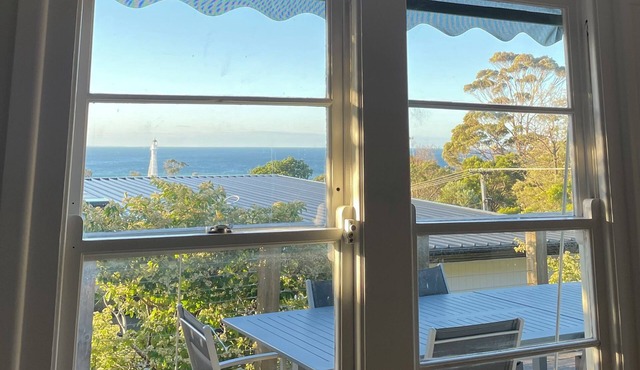 McCrae, the perfect stay. Short walk to beach plus beautiful bay views