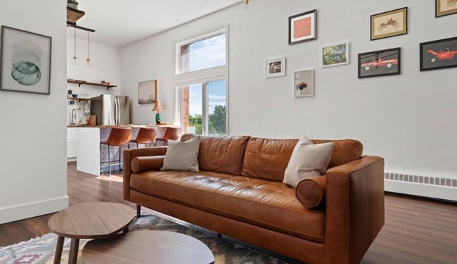 McGill Loft | Trendy | Iconic | Best Location