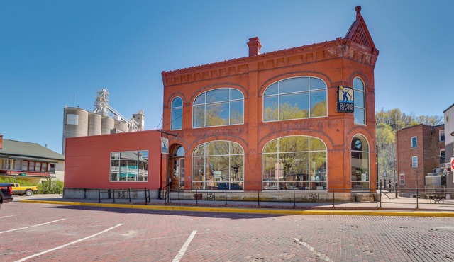 McGregor Condo w/Brewery On-Site: Steps to River!