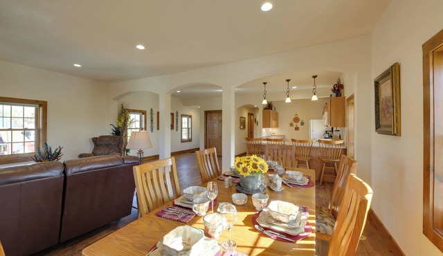 'McJugger’s Loft:' Walk to Lake, Park, Restaurants