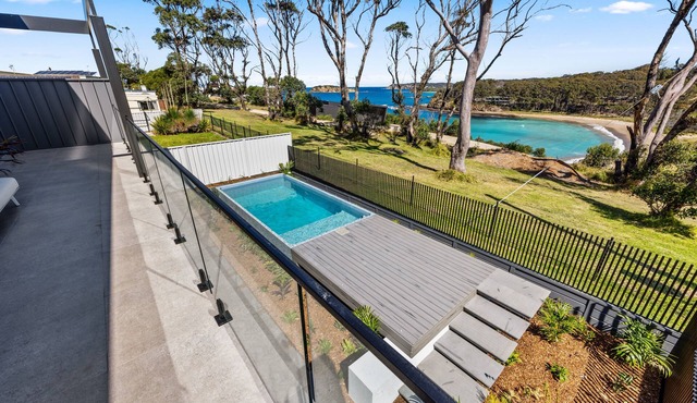 McKenzies Beach House - New Home on Beach with Views and Heated Swimming Pool