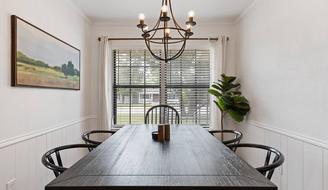 | McKinney Manor | Cottage in Historic Downtown McKinney