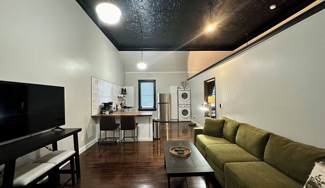 McKittrick Suite - Loft Stay on Katy Trail in Historic Mercantile, 4 min Hermann