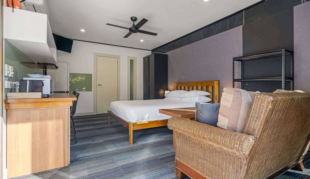 McLaren Flat Studio Near Vineyards