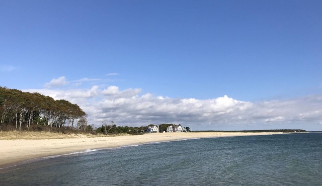 MCM Gem in New Seabury w/heated pool, sleeps up10