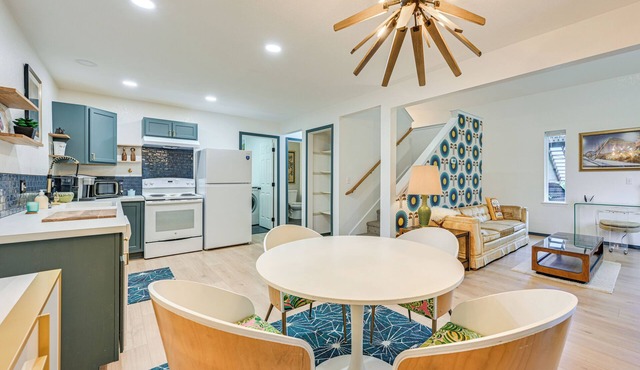 MCM-Inspired Decor & Top Location! Tumwater Duplex